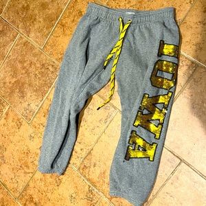 Iowa Hawkeye joggers size M